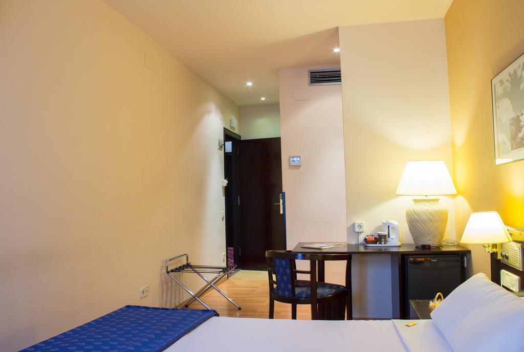 Atlantis By Atbcn Hotel Barcelona Bagian luar foto